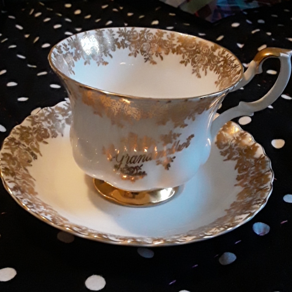 ROYAL ALBERT BONE CHINA TEA CUP &  SAUCER